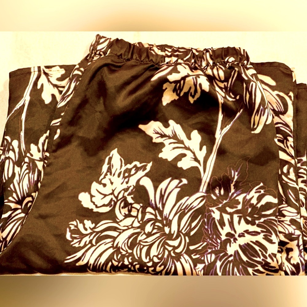 Gilligan & O’ Malley pajama pants in Dark Chocolate & Pink Chrysanthemum flowers